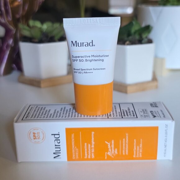 Murad City Skin Age Defense Broad Spectrum SPF 50 - Picture 2 of 7